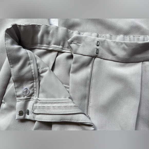 Abercrombie & Fitch Light Taupe Sloane Tailored Wide Leg Pant - 28/6 Short - Picture 2 of 11